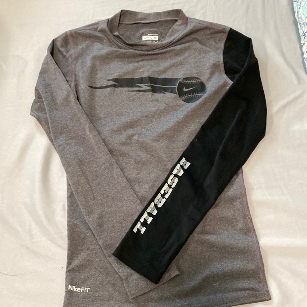 Nike Boys size 10/12 long sleeve baseball shirt